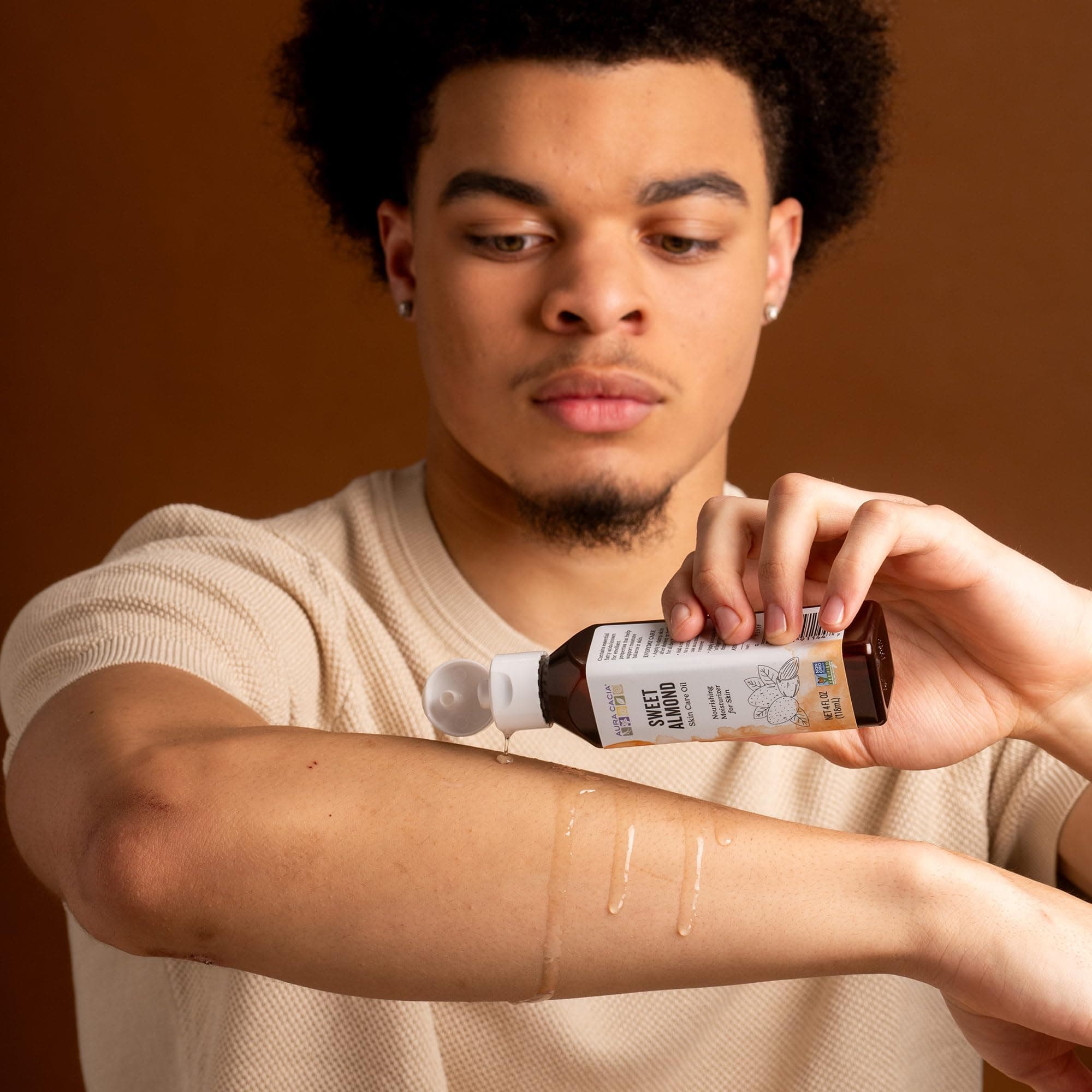 Aura Cacia Sweet Almond Skin Care Oil, 4 Oz (Pack of 1) thumbnail 6